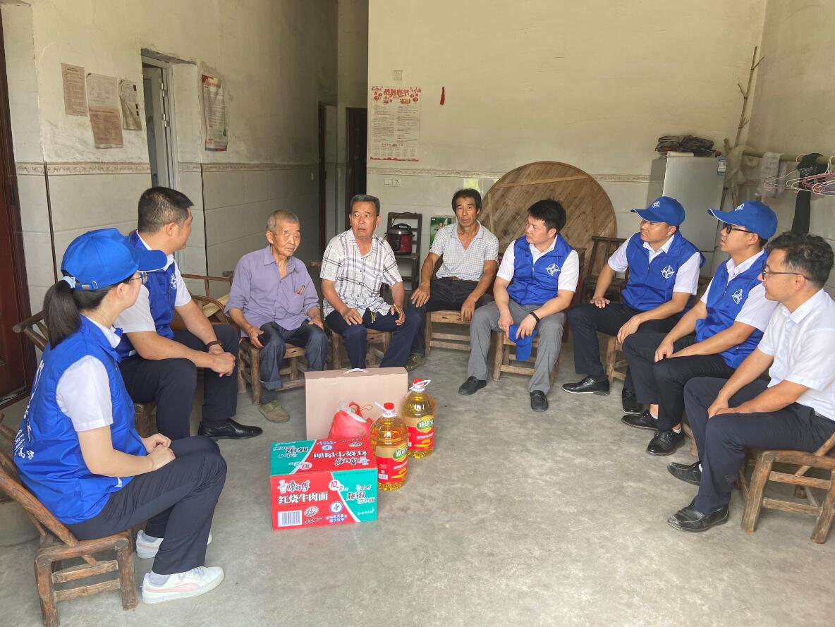 武寧電視臺:一公局集團公司九江通武高速項目部愛心捐贈助力災(zāi)后重建